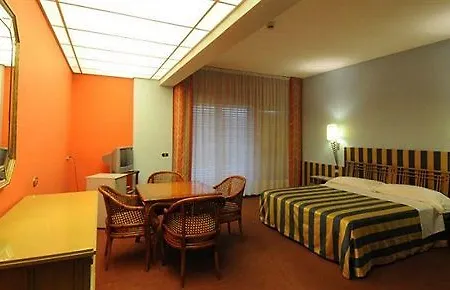 Hotel Style