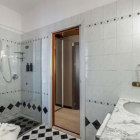 Style Ξενοδοχείο Ρέτζιο Εμίλια
